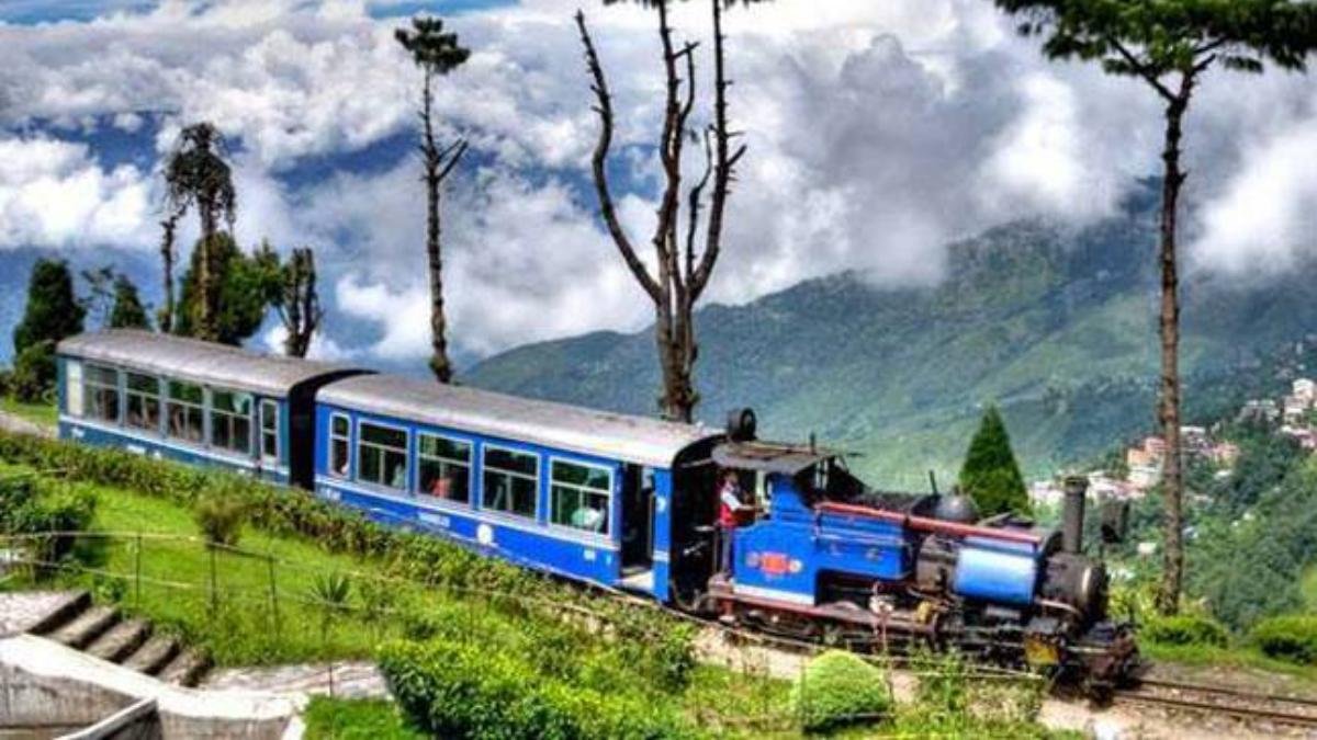 best hill station in West Bengal Darjeeling scenic view